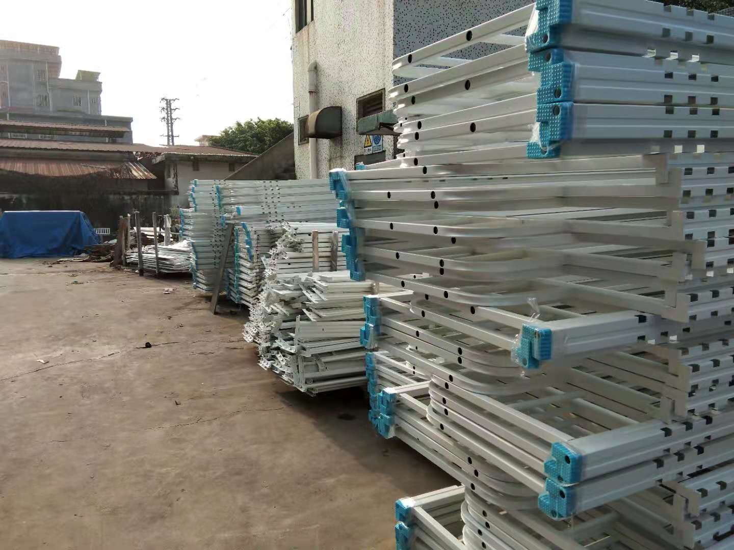 廠區(qū)堆滿鐵床怎么辦？