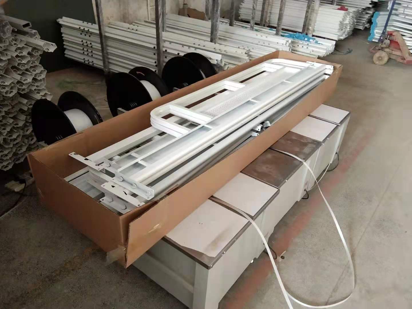 廠區(qū)堆滿鐵床怎么辦？