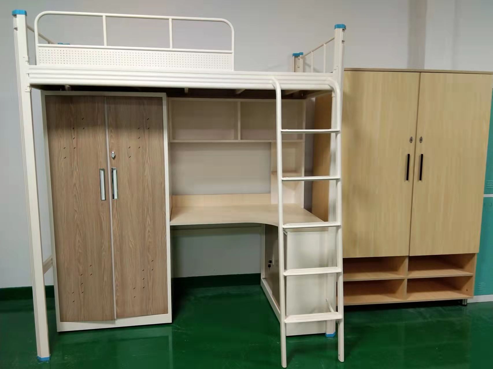 雙層鐵床是成人床嗎？它的高度是多少？