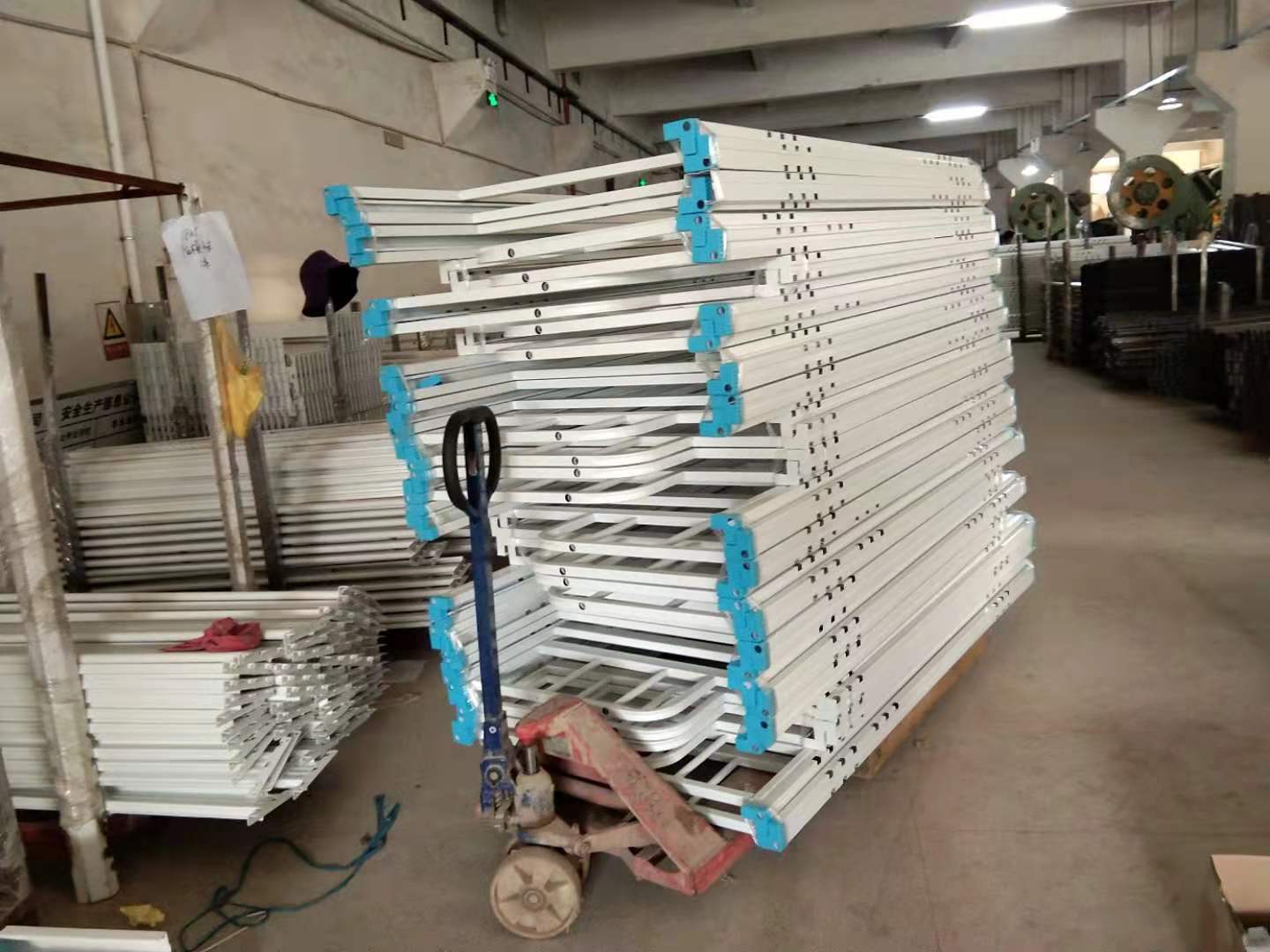 大學生公寓床廠家批發(fā)靠譜嗎？