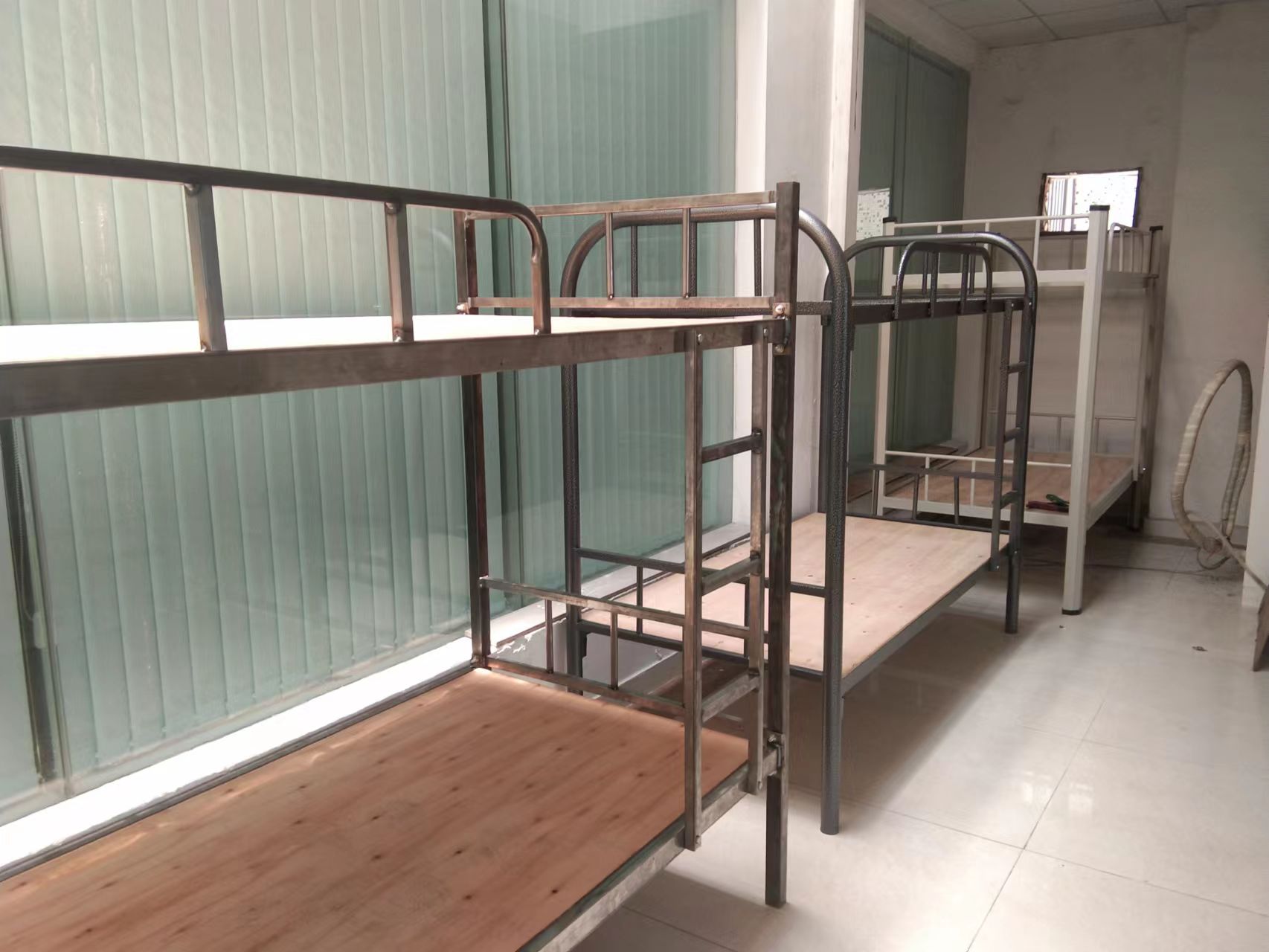 上下鋪鐵床哪一種連接方式好？